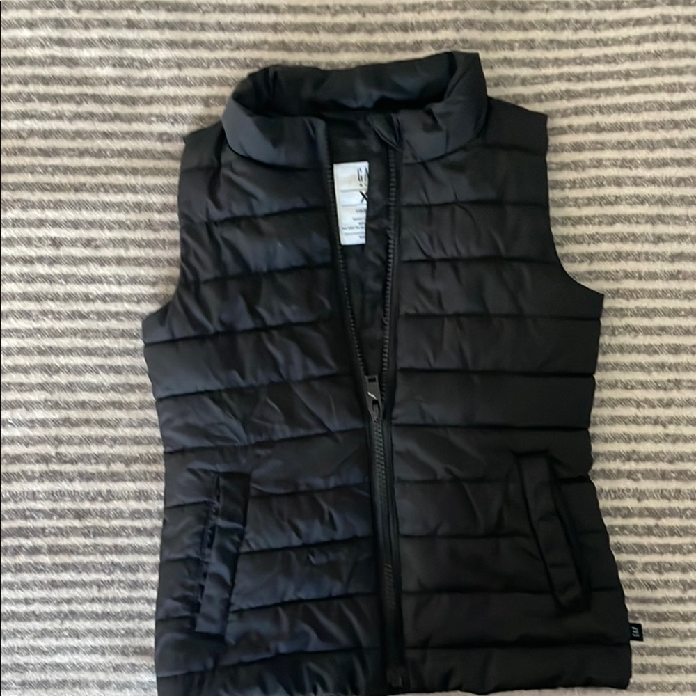 EUC GAP Kids Black Quilted Vest size XS